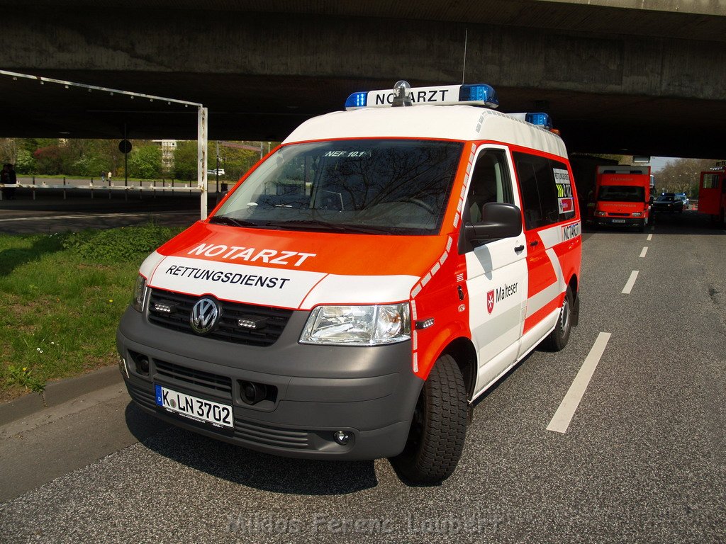 VU Koeln Deutz unterhalb der Zoobruecke P01.JPG